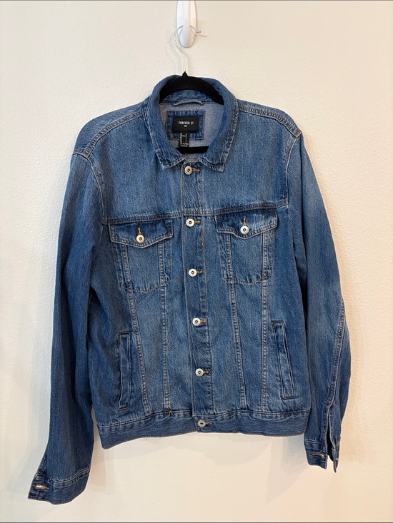 Forever 21 Other - Forever 21 Men’s Large Blue Denim Jacket